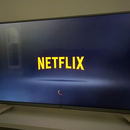 Duomo A 20 Minuti Netflix Wifi Da Juls Home Rozzano Exteriör bild